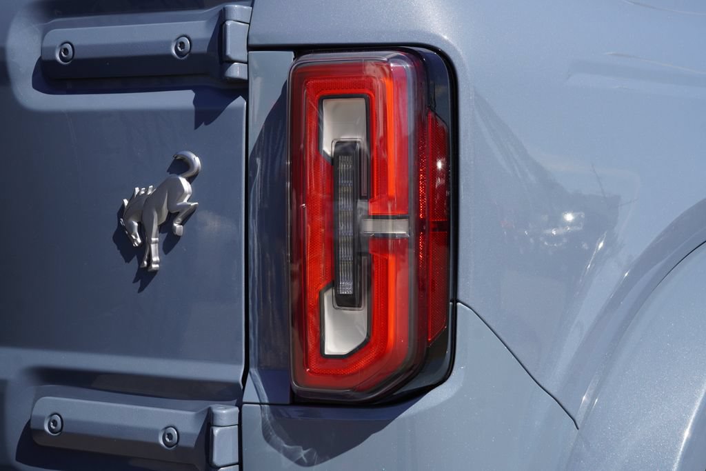 Used 2023 Ford Bronco Outer Banks AWD/4WD image 12