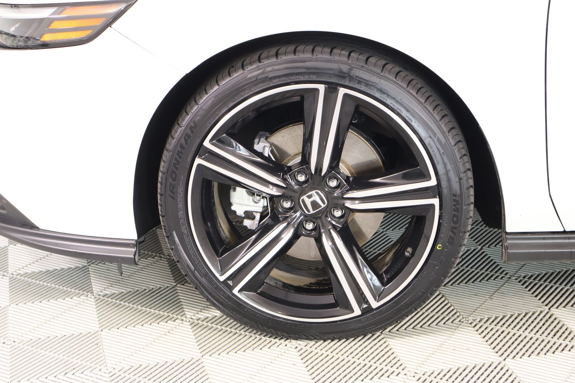 Used 2024 Honda Accord Sport image 17