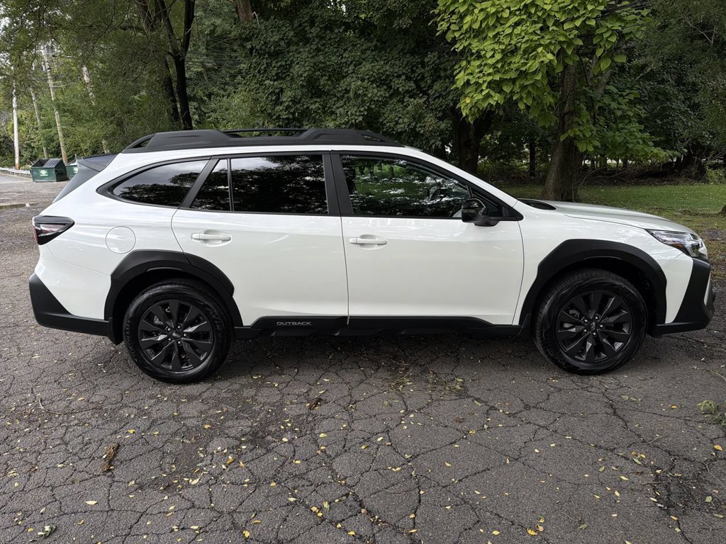 Certified 2025 Subaru Outback Onyx Edition AWD/4WD image 9