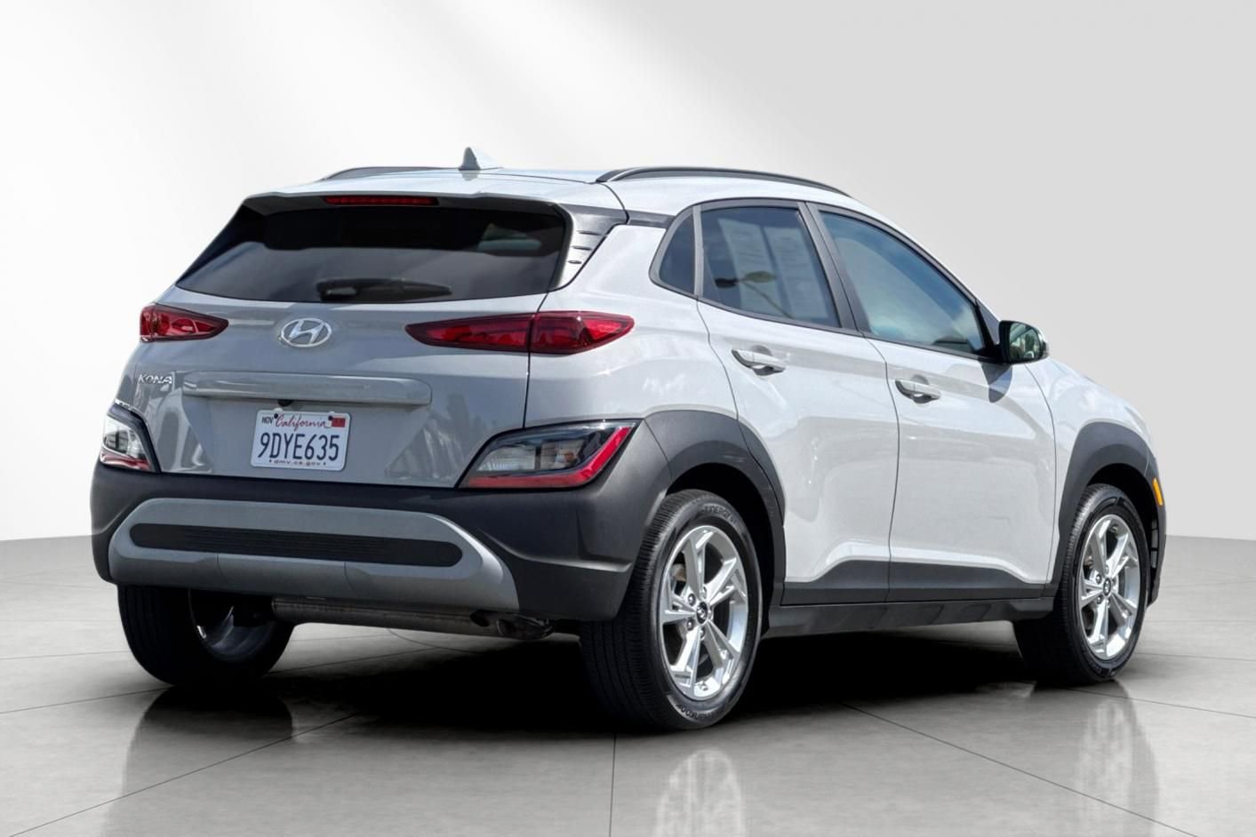 Certified 2023 Hyundai Kona SEL w/ Convenience Package FWD image 4
