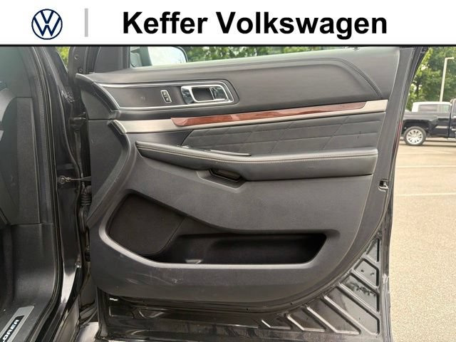 Used 2019 Ford Explorer Platinum AWD/4WD image 37