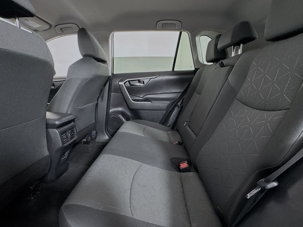 Used 2022 Toyota RAV4 XLE AWD/4WD image 10