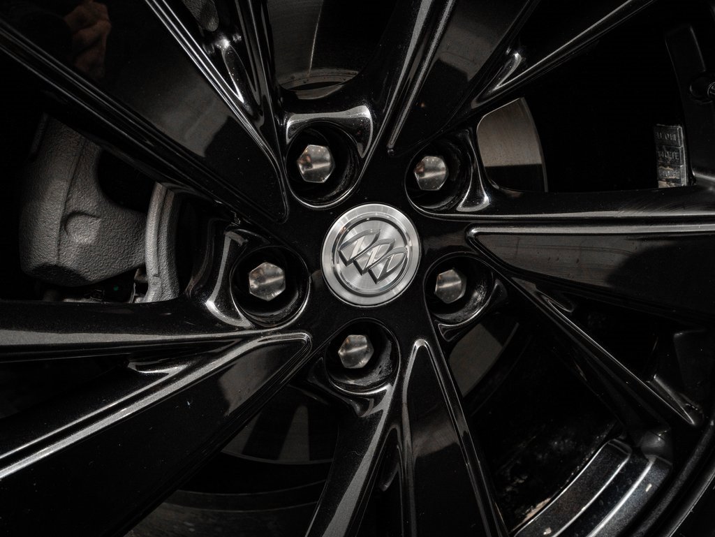 Used 2021 Buick Envision Essence w/ Sport Touring Package image 8