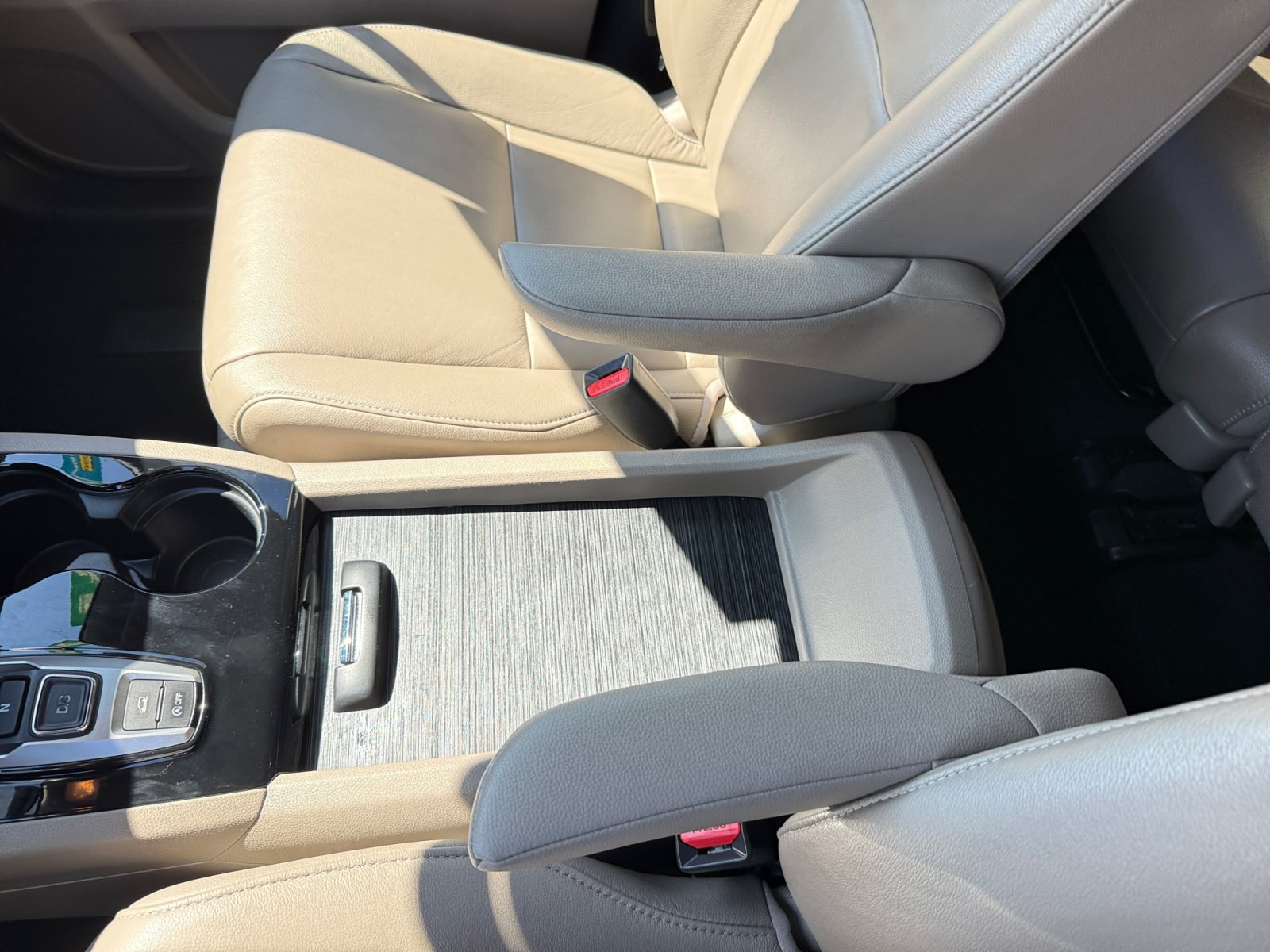 Used 2016 Honda Pilot Touring image 14