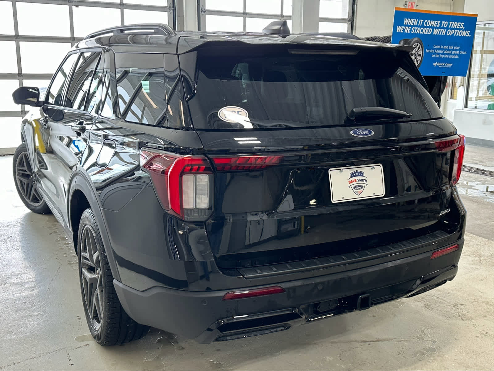 New 2026 Ford Explorer ST-Line w/ ST-Line Street Pack image 5