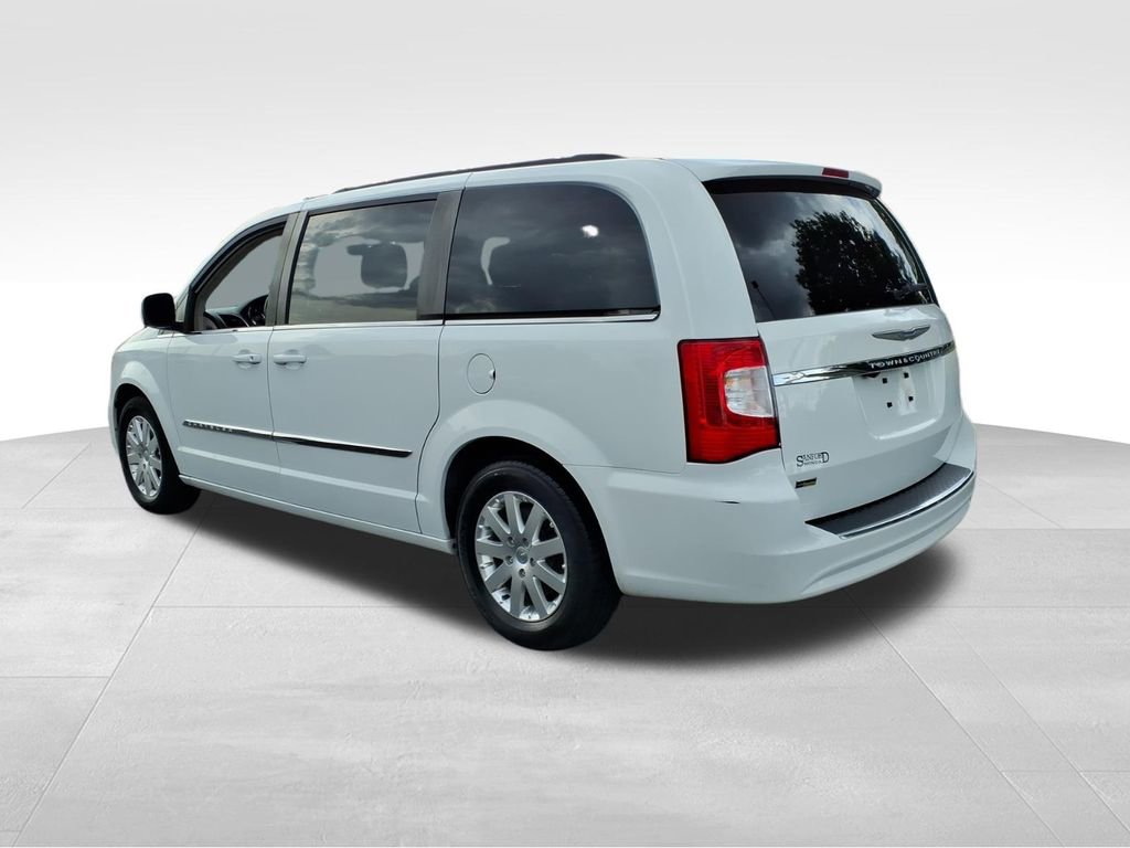 Used 2016 Chrysler Town & Country Touring FWD image 23