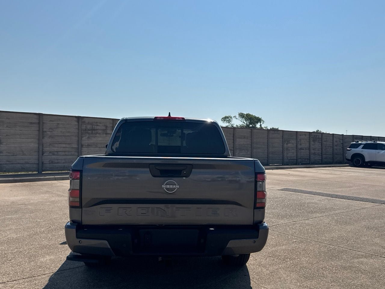 Certified 2025 Nissan Frontier SV w/ Tow Package RWD image 20