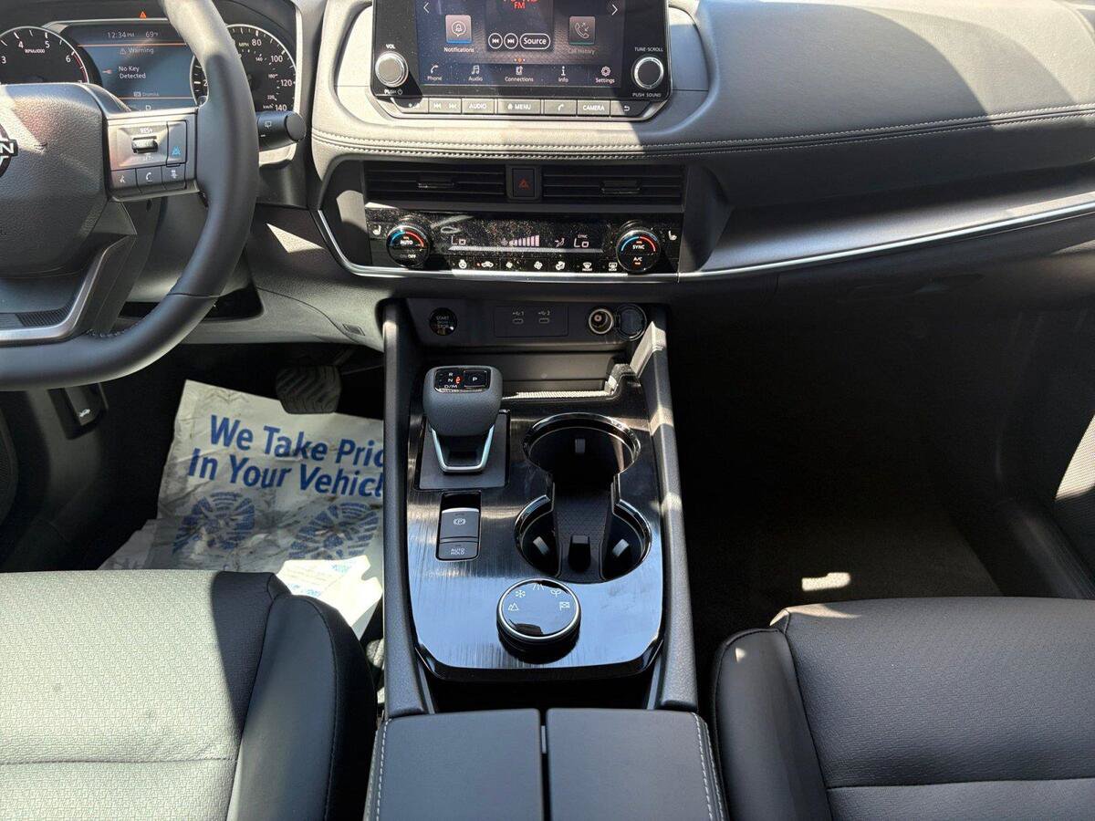 New 2026 Nissan Rogue Dark Armor AWD/4WD image 11
