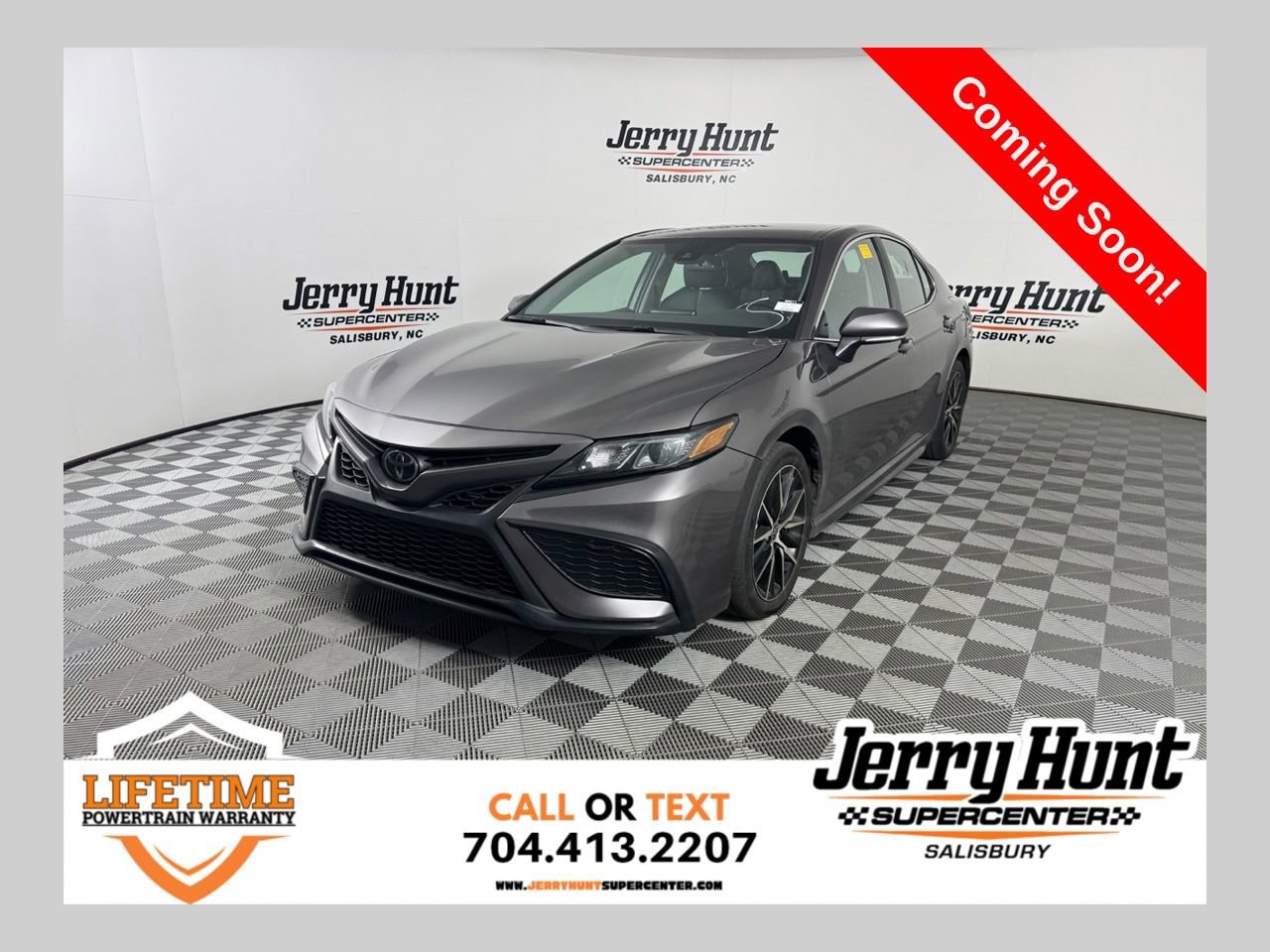 Used 2024 Toyota Camry SE w/ Convenience Package image 1