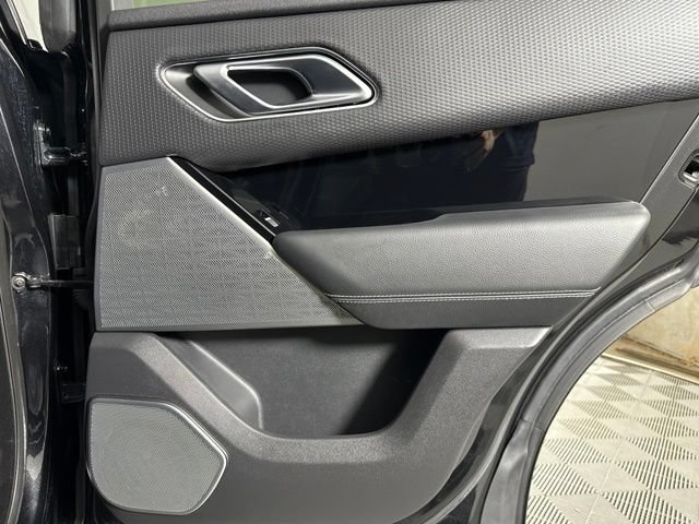 Used 2019 Land Rover Range Rover Velar R-Dynamic SE AWD/4WD image 28