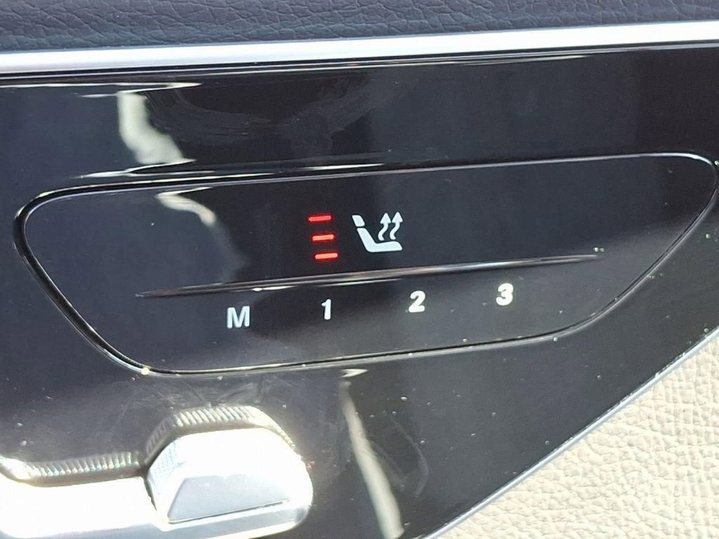 Used 2024 Mercedes-Benz GLC 300 4MATIC image 22