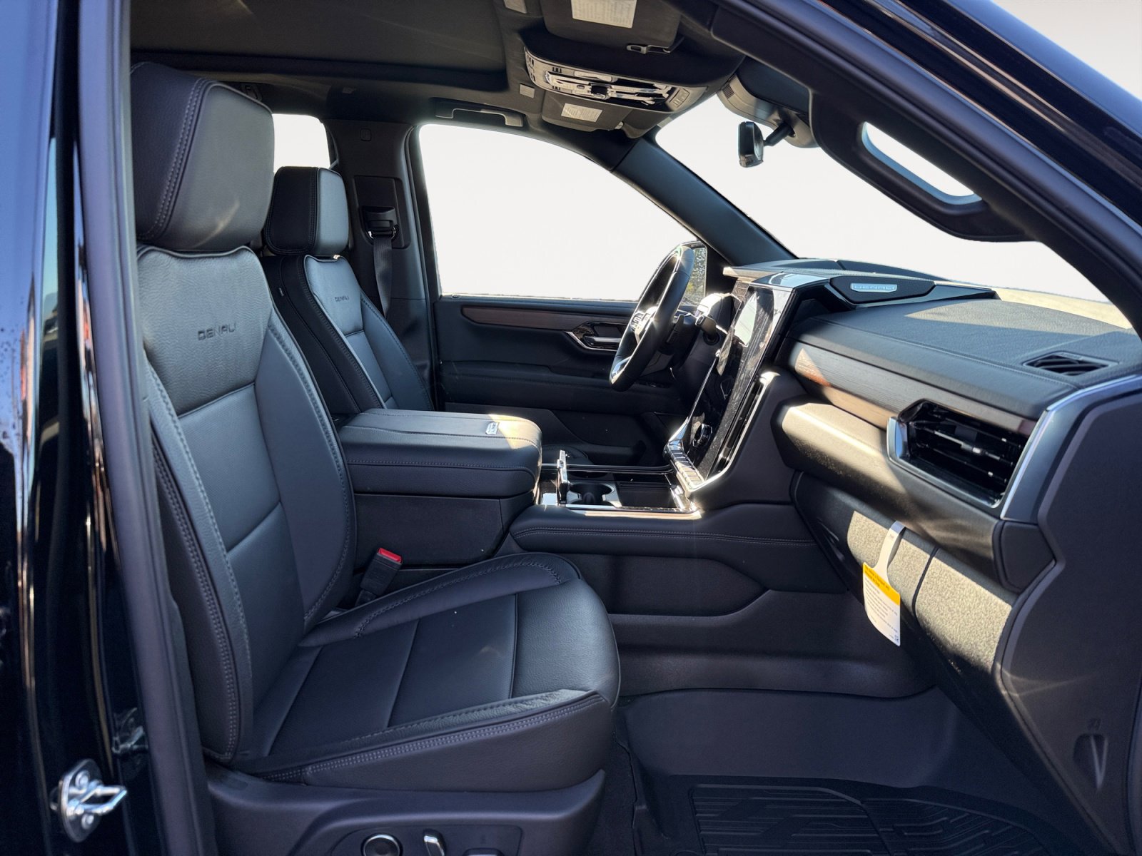 New 2026 GMC Yukon Denali w/ Denali Reserve Package image 19