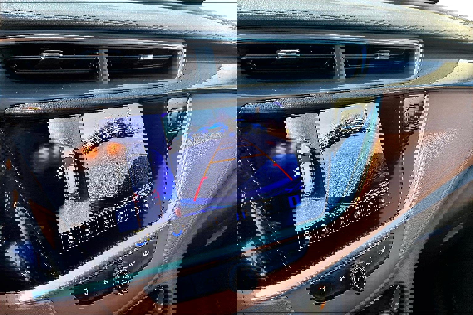 Used 2021 Buick Encore GX Essence w/ Advanced Technology Package image 26