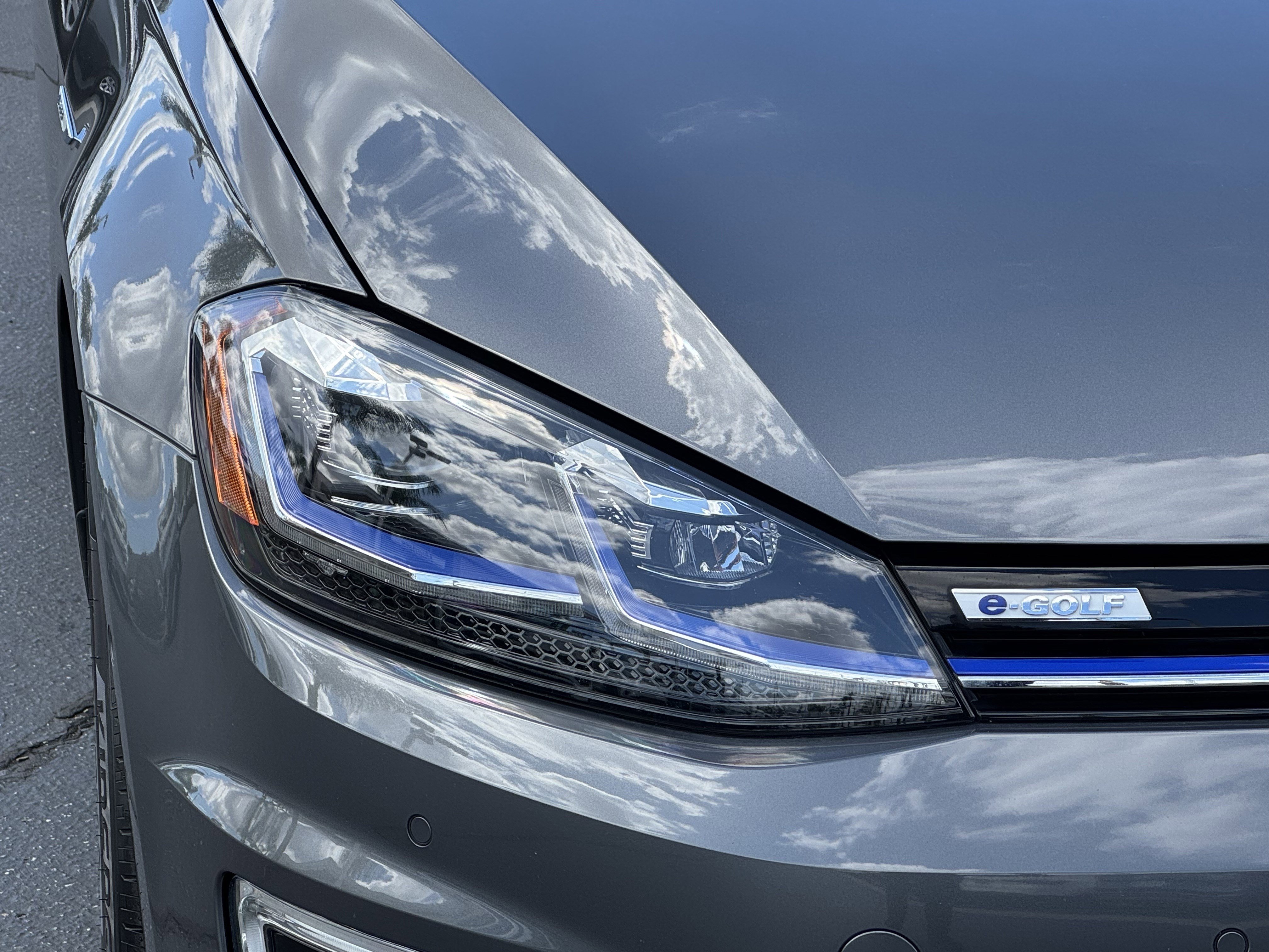 Used 2019 Volkswagen e-Golf SEL Premium image 5