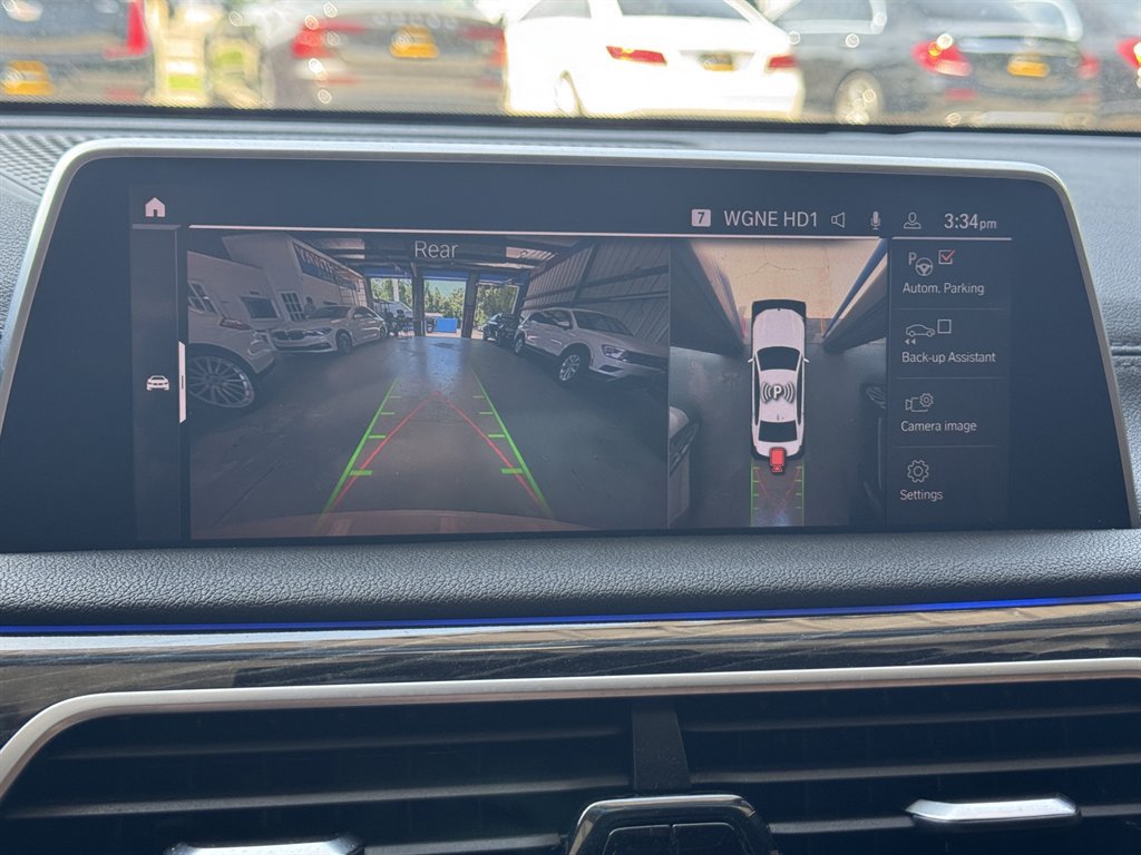 Used 2021 BMW 740i w/ M Sport Package RWD image 8