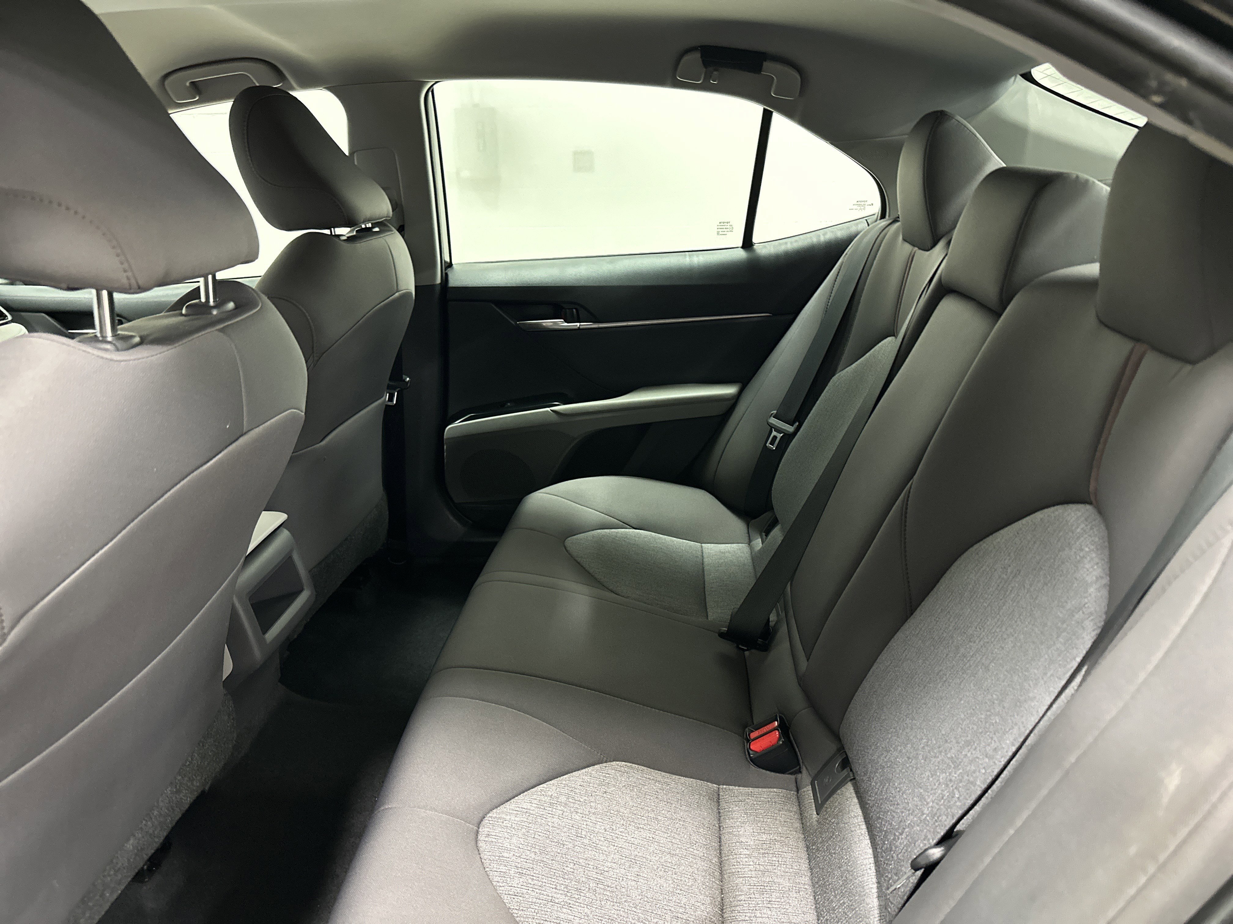 Used 2019 Toyota Camry LE image 31