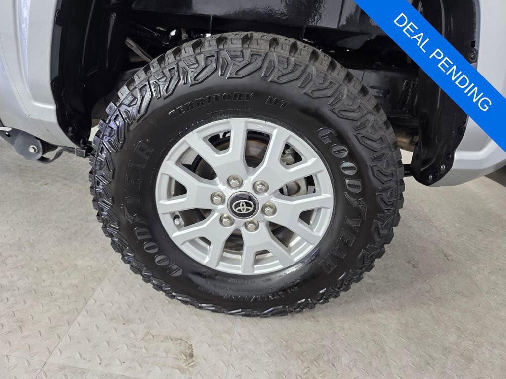 Used 2024 Toyota Tacoma SR AWD/4WD image 16