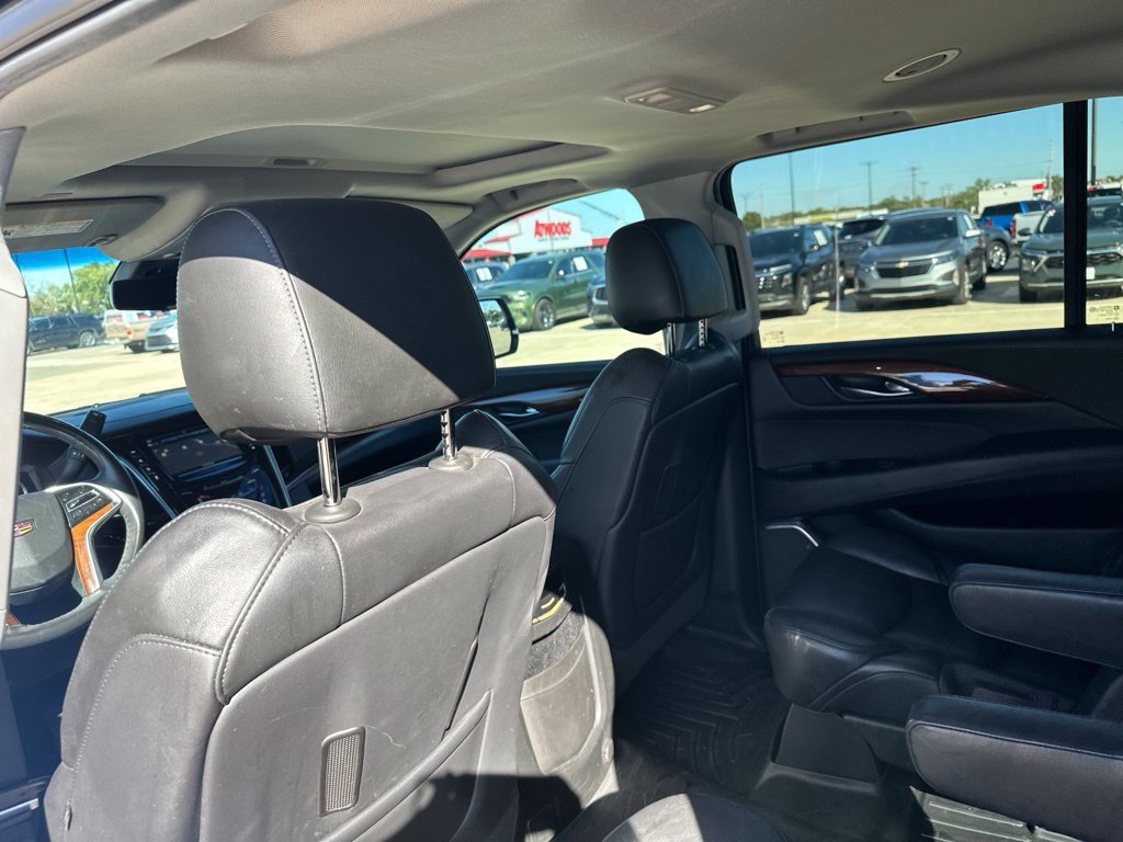 Used 2018 Cadillac Escalade ESV Luxury AWD/4WD image 26