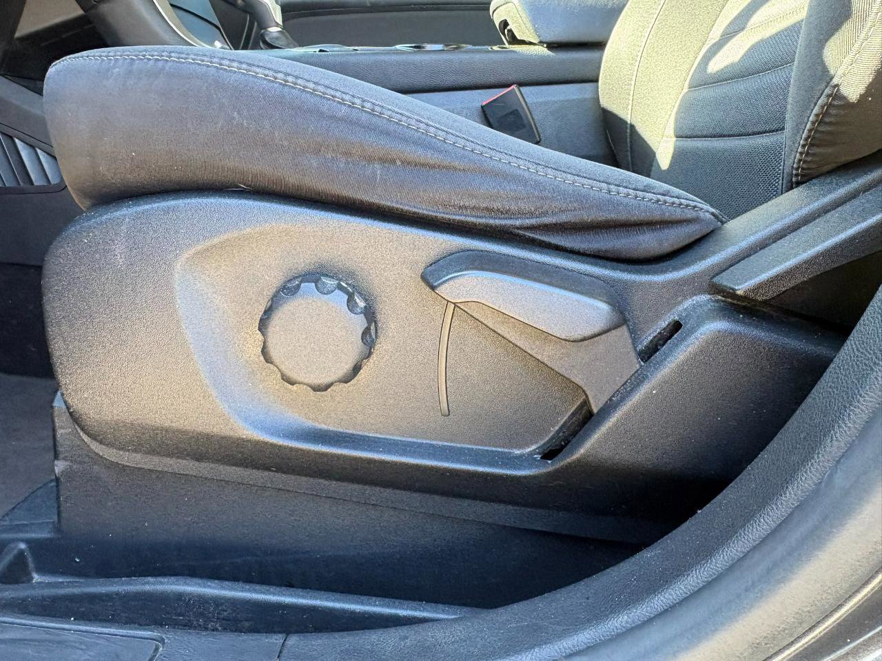 Used 2016 Ford Edge SE FWD image 23