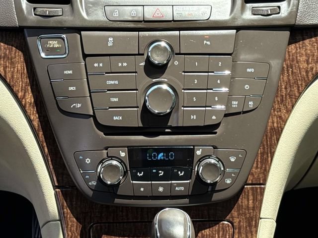 Certified 2013 Buick Regal Premium FWD image 17