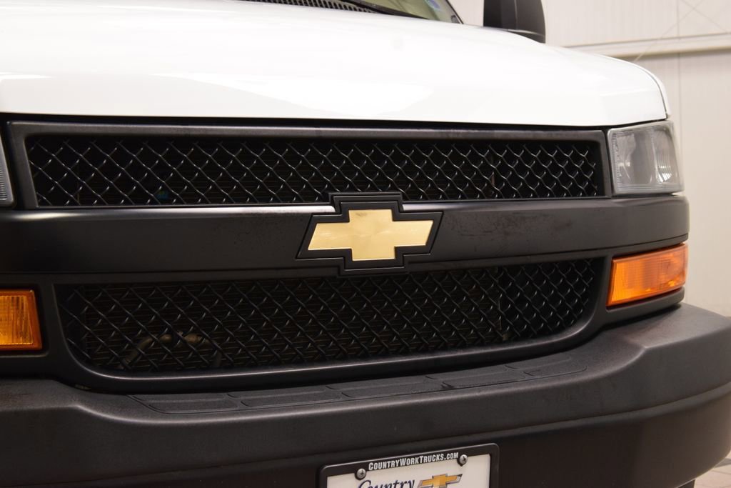Used 2023 Chevrolet Express 3500 w/ Power Convenience Package RWD image 5