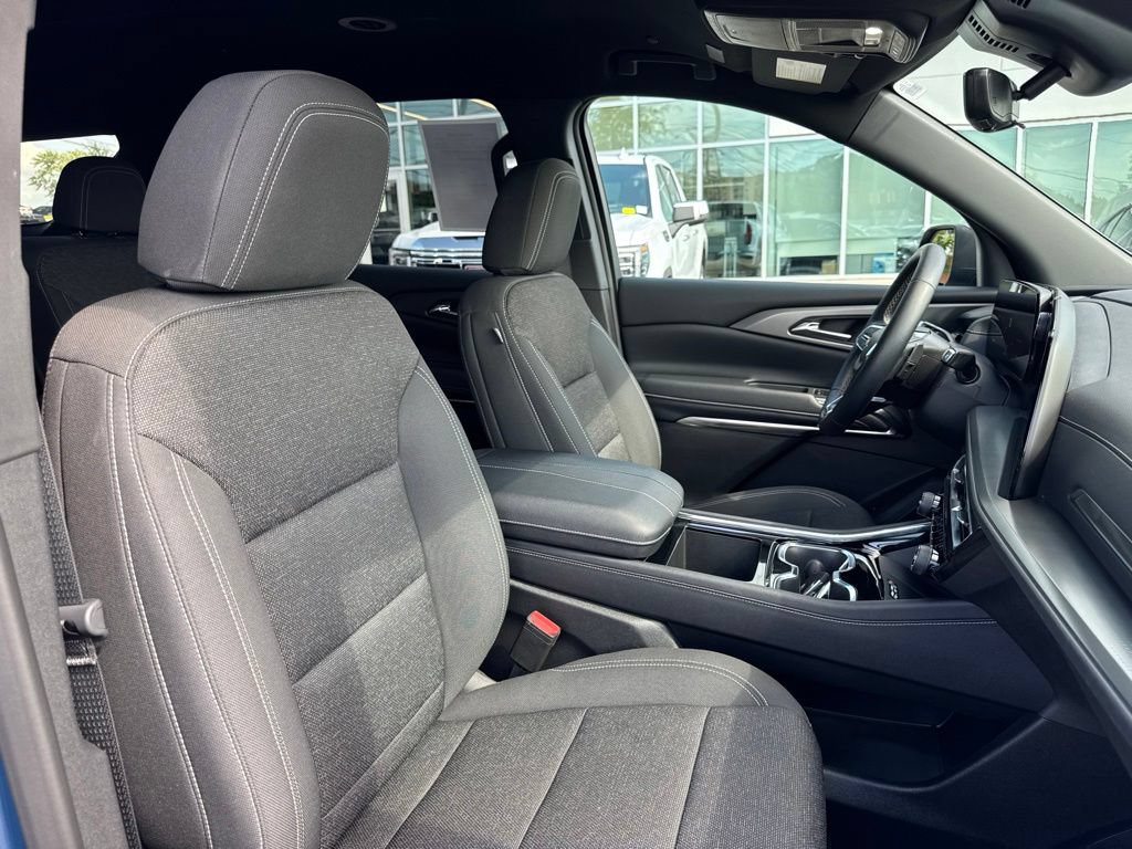 Used 2026 Chevrolet Traverse LT w/ Driver Confidence Package FWD image 19