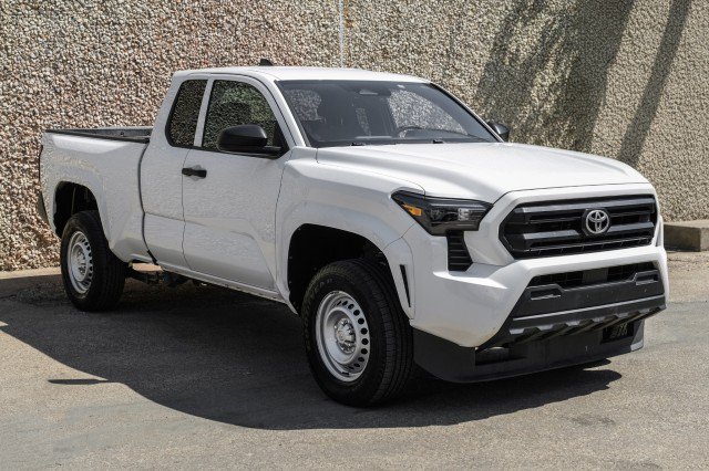 Used 2025 Toyota Tacoma SR RWD image 5