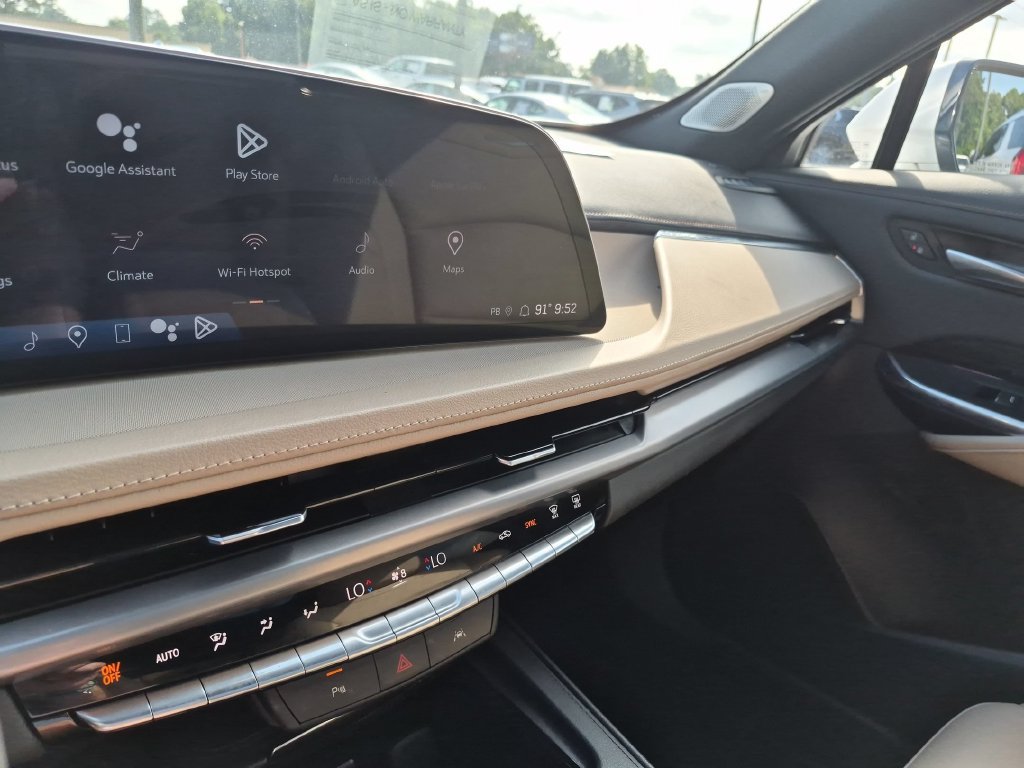 Certified 2024 Cadillac XT4 Luxury FWD image 19