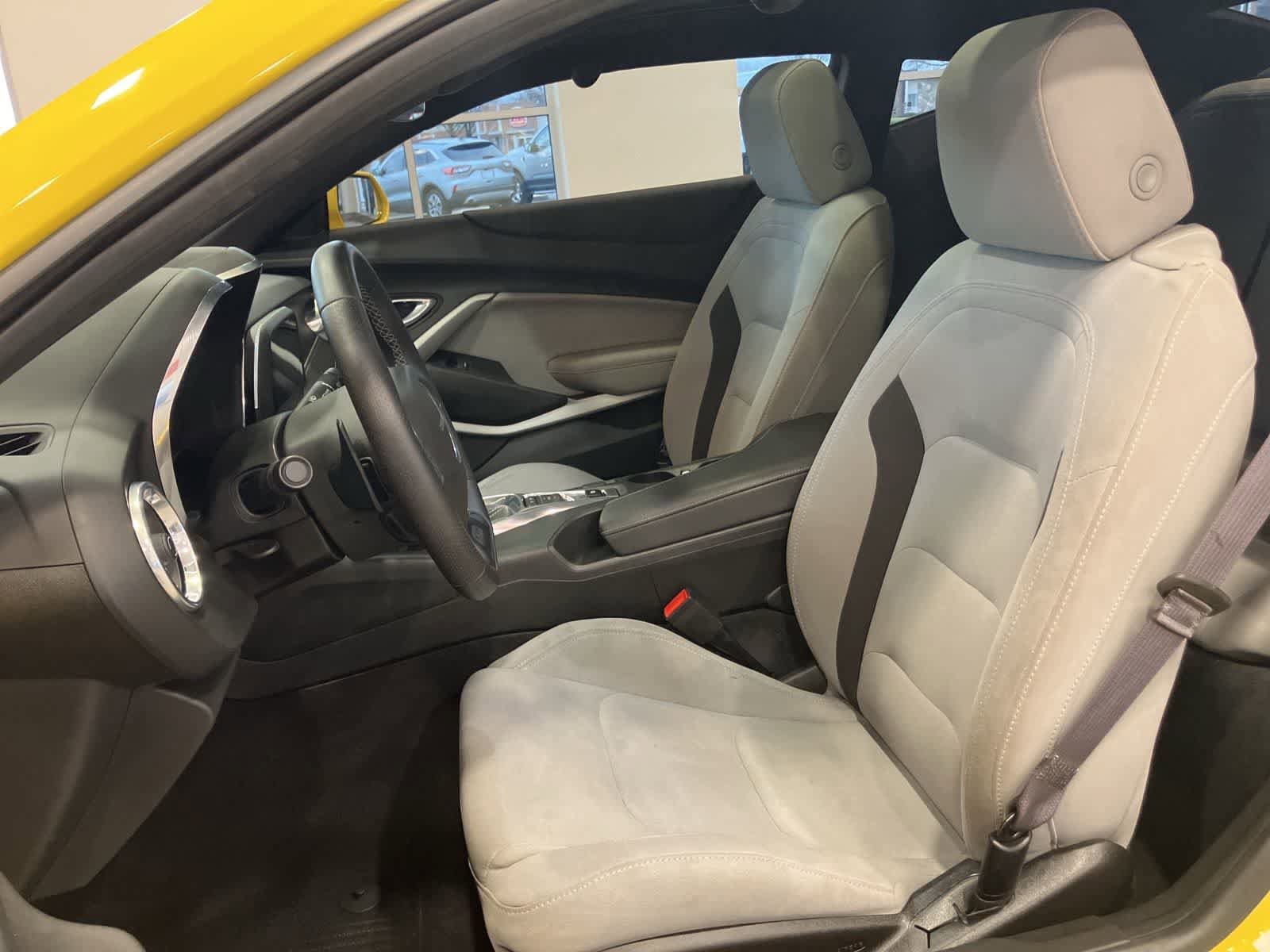 Used 2017 Chevrolet Camaro SS image 10