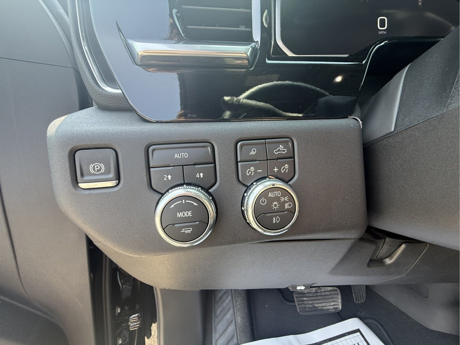 Used 2026 GMC Sierra 1500 SLT AWD/4WD image 30