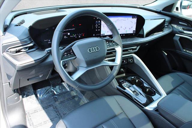 Used 2025 Audi Q5 Premium Plus w/ Premium Plus AWD/4WD image 15