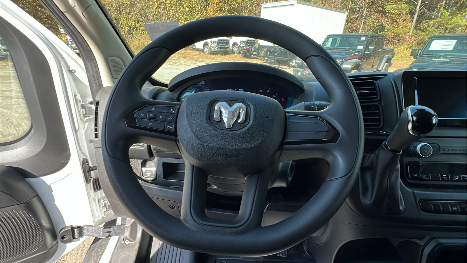 Used 2025 RAM ProMaster 2500 w/ Storage Group image 21