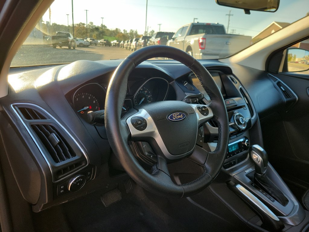 Used 2013 Ford Focus Titanium FWD image 18