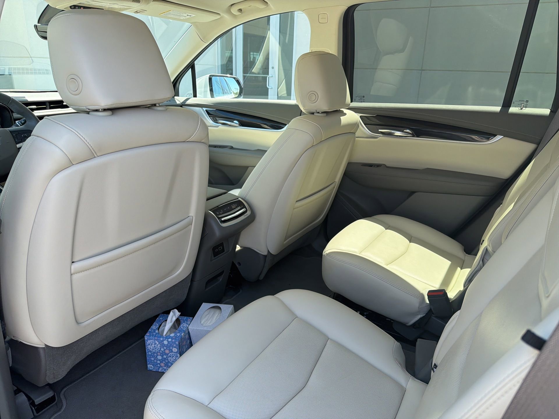 Used 2024 Cadillac XT6 Premium Luxury w/ Technology Package image 10