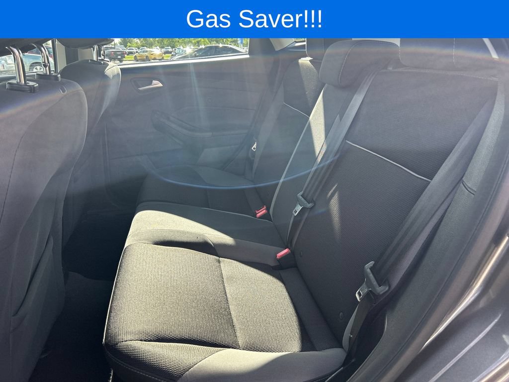 Used 2014 Ford Focus SE w/ SE Winter Package FWD image 13