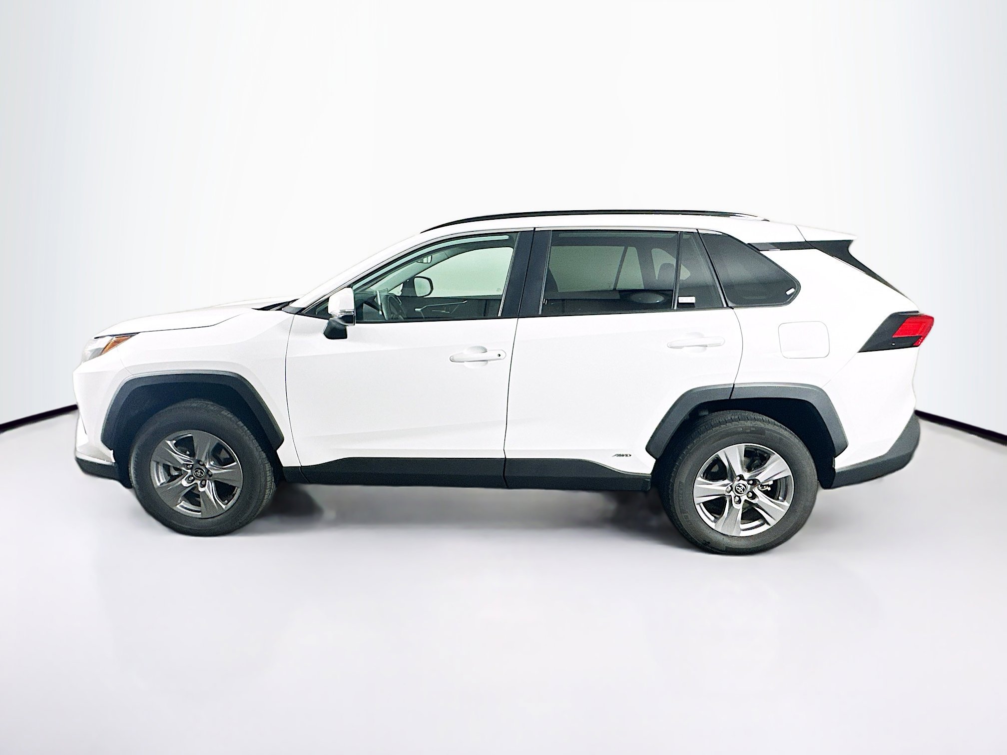 Used 2024 Toyota RAV4 XLE image 4