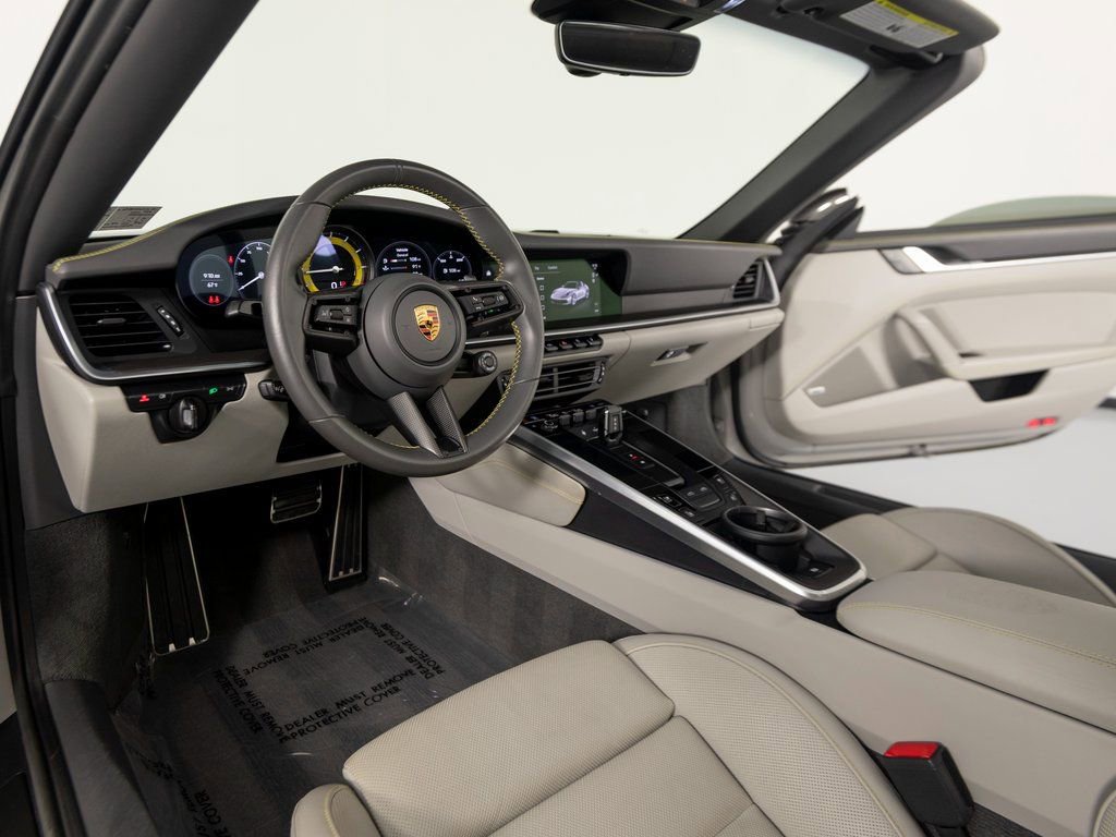 Certified 2022 Porsche 911 Targa 4S image 17