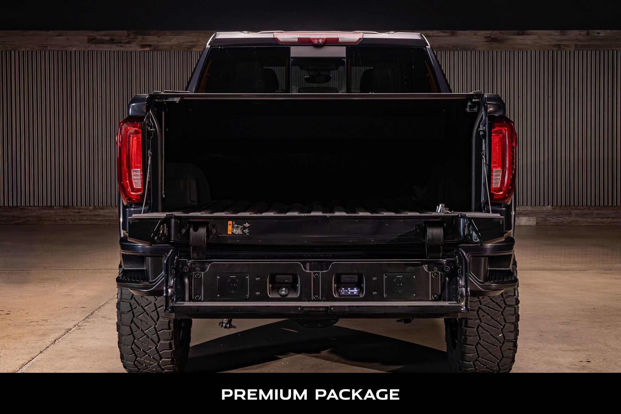 Used 2023 GMC Sierra 1500 AT4 w/ AT4 Premium Package image 8