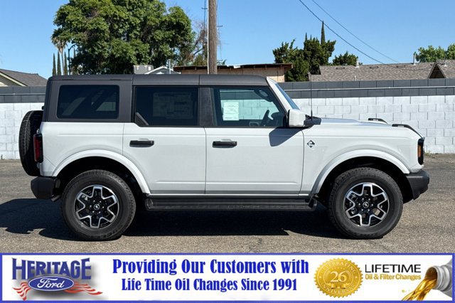 New 2026 Ford Bronco Outer Banks AWD/4WD image 3