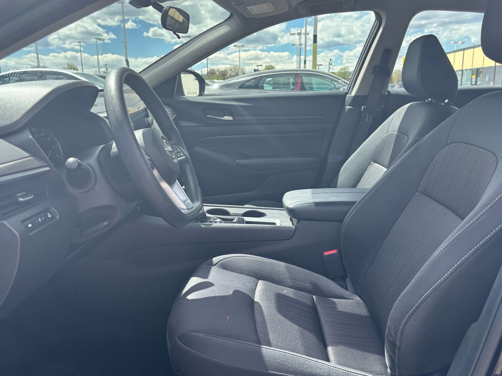Used 2025 Nissan Altima 2.5 SV image 24