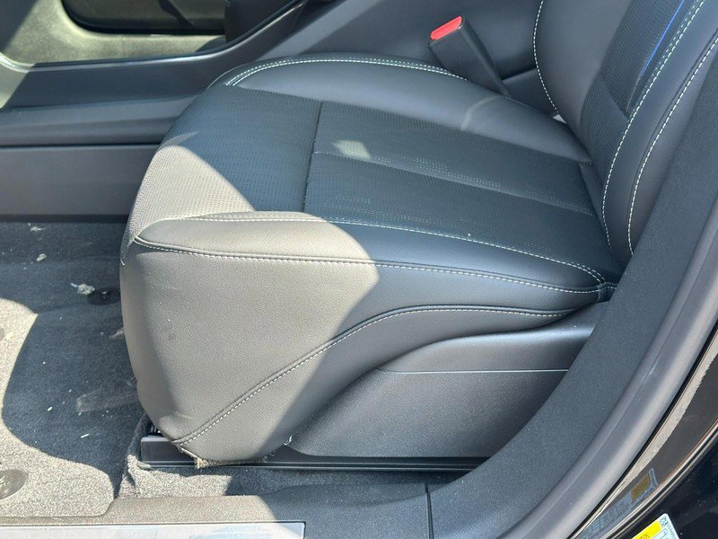 New 2025 Cadillac Lyriq Luxury image 16