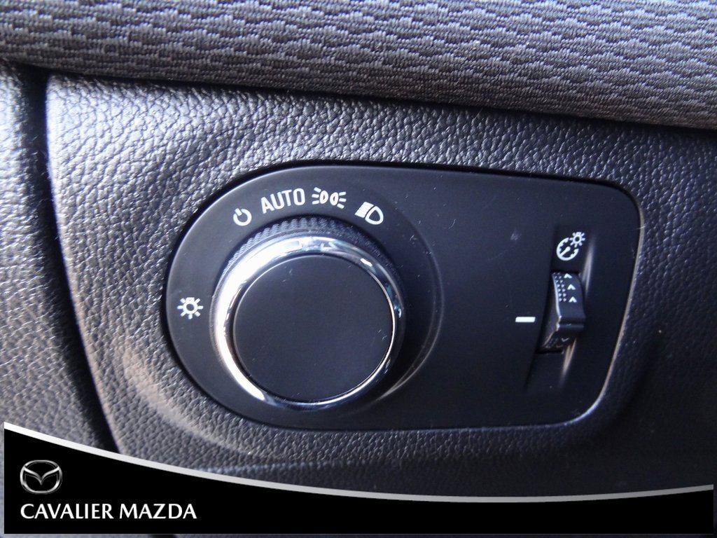 Used 2018 Chevrolet Cruze LS image 18