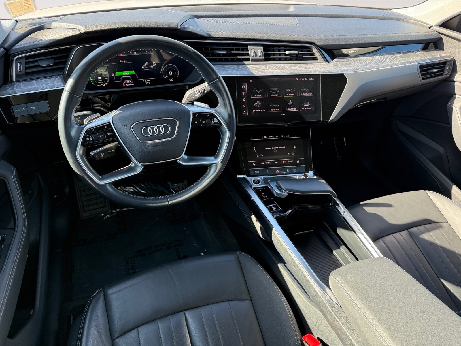 Used 2021 Audi e-tron Premium w/ Convenience Plus Package image 15