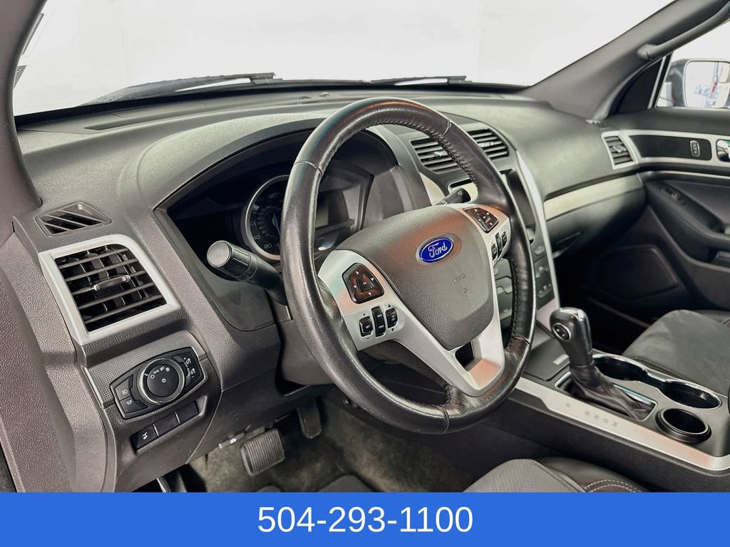 Used 2015 Ford Explorer XLT w/ Equipment Group 202A FWD image 10