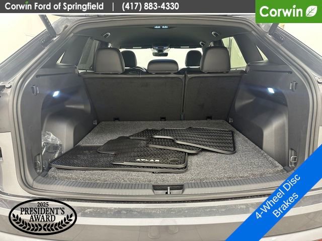 Used 2025 Volkswagen Atlas Cross Sport SE AWD/4WD image 16