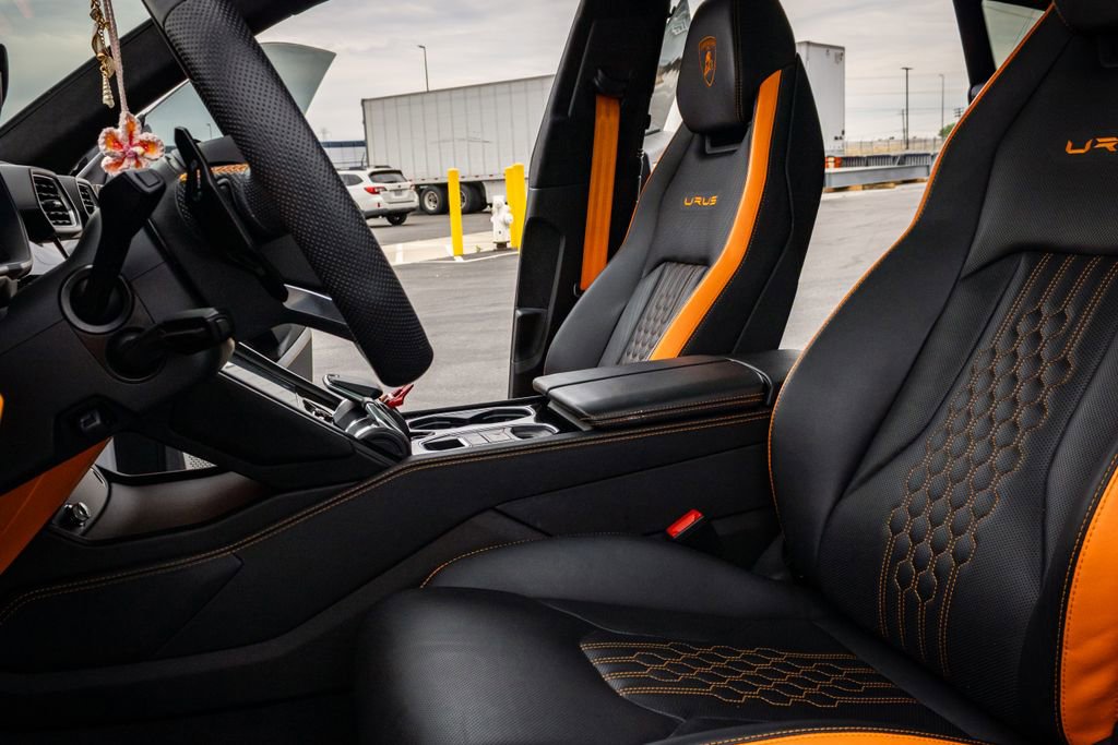 Used 2023 Lamborghini Urus S image 13