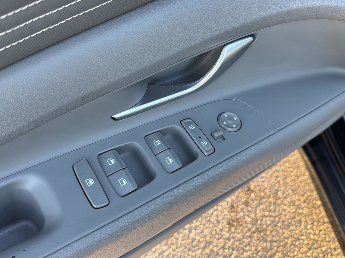 Used 2023 Hyundai Elantra SEL w/ Convenience Package image 26