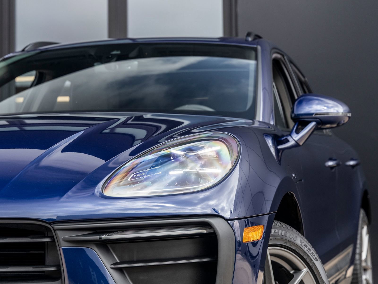 Certified 2025 Porsche Macan image 17