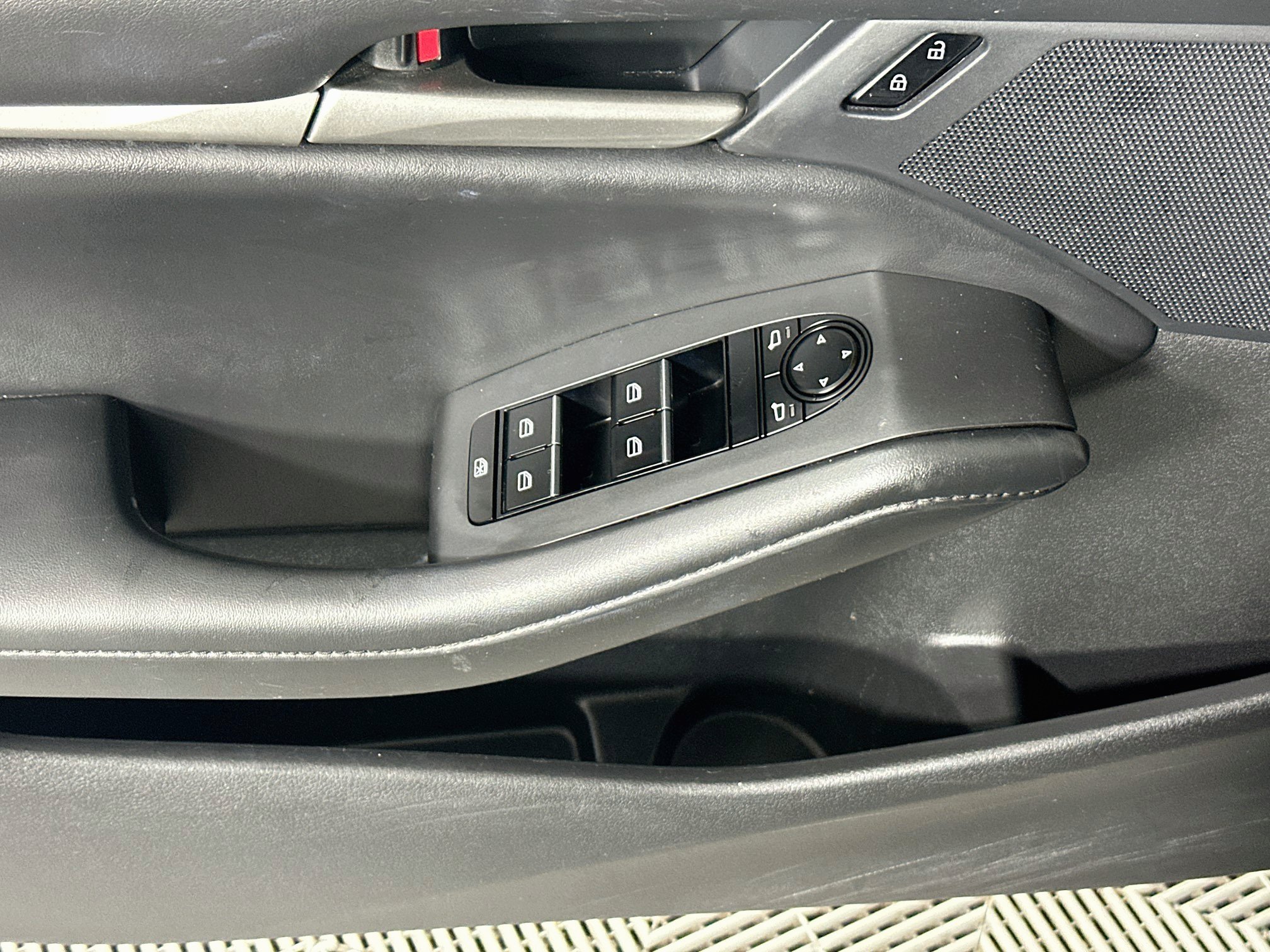 Used 2021 MAZDA MAZDA3 s FWD image 14