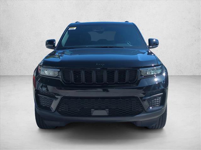 New 2025 Jeep Grand Cherokee Altitude image 5